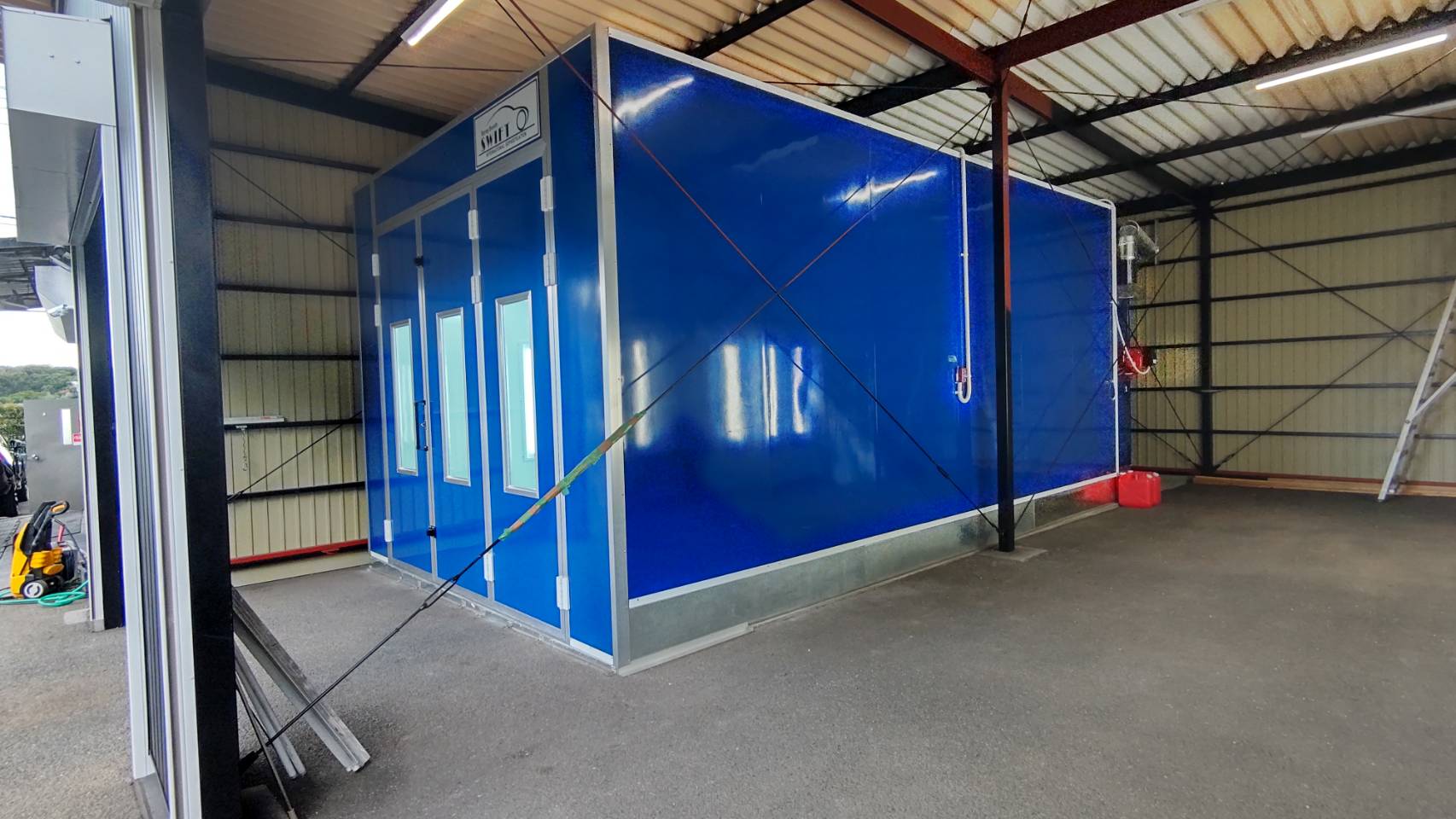 カーボーイの新塗装ブース 工事中！ ボディショップ・カーボーイ